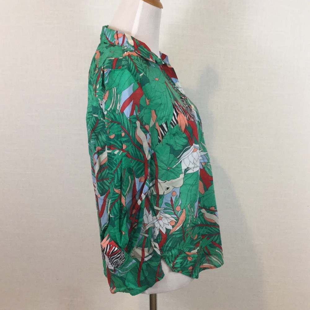 Talbots jungle-print camp-sleeve button-down! - Picture 5 of 8